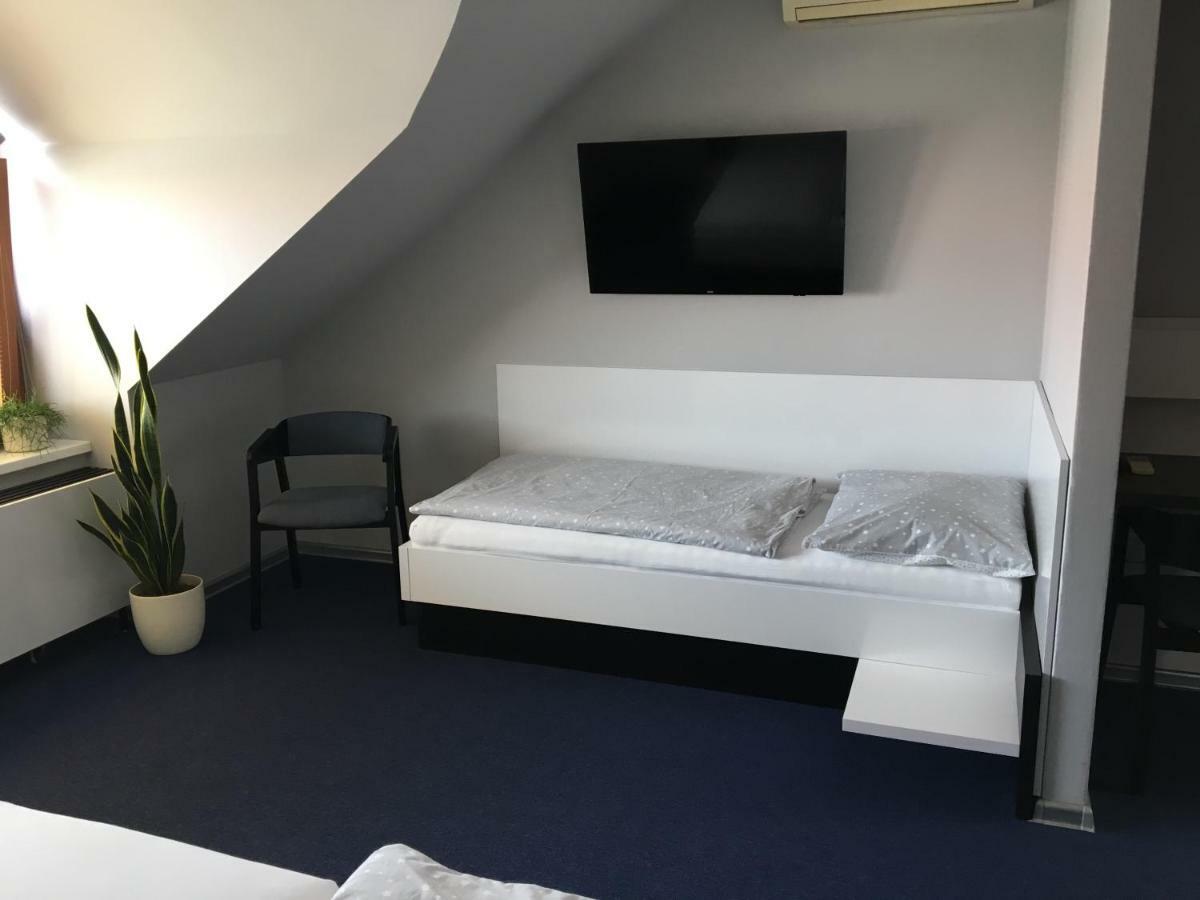 Hotel U Racka Ostrožská Nová Ves Eksteriør bilde
